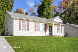 4015 Mountainridge Dr in Greensboro, NC - Building Photo - Building Photo