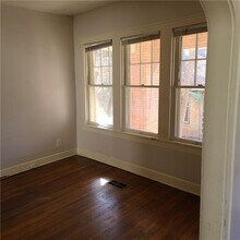 1913 Robbins Pl-Unit -A in Austin, TX - Foto de edificio - Building Photo