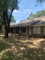 11792 Farrell Rd in Willis, TX - Building Photo