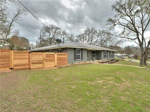 1601 Elmira Rd in Austin, TX - Building Photo - Building Photo