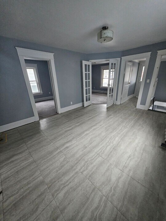 1123 E 24th St in Erie, PA - Building Photo