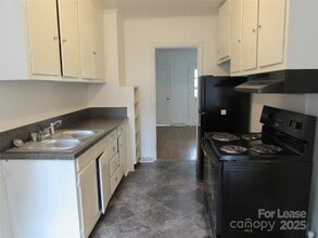 324 W McCubbins St in Salisbury, NC - Building Photo - Building Photo