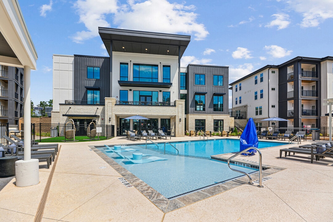 The Sutton in Winston-Salem, NC - Building Photo