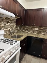 3710 N Pine Grove Ave in Chicago, IL - Building Photo