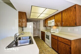 656 Canal Dr in North Fort Myers, FL - Building Photo - Building Photo