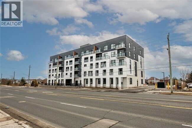 1936 Rymal Rd E in Hamilton, ON - Building Photo - Building Photo