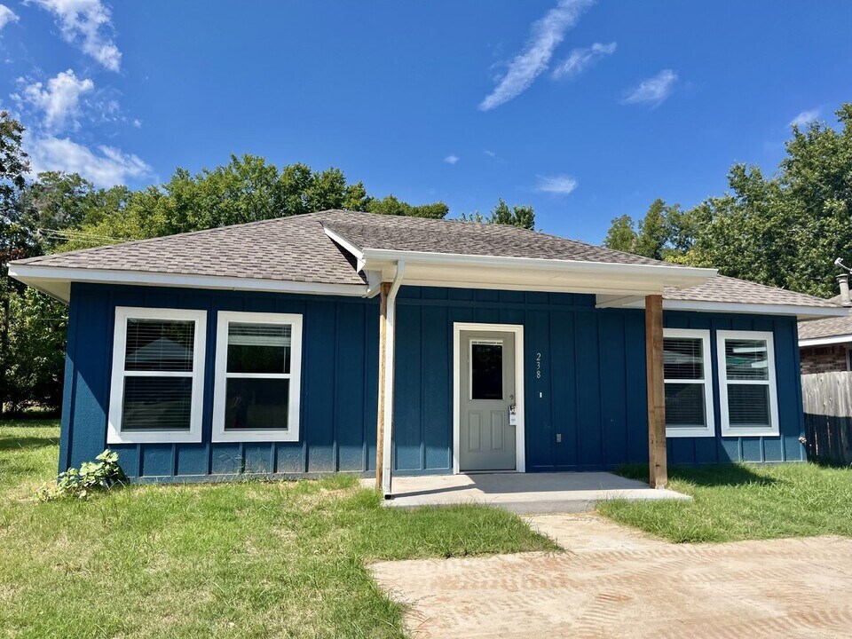 238 S Oak Ave in Shawnee, OK - Building Photo