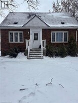 44 W 4th St in Hamilton, ON - Building Photo