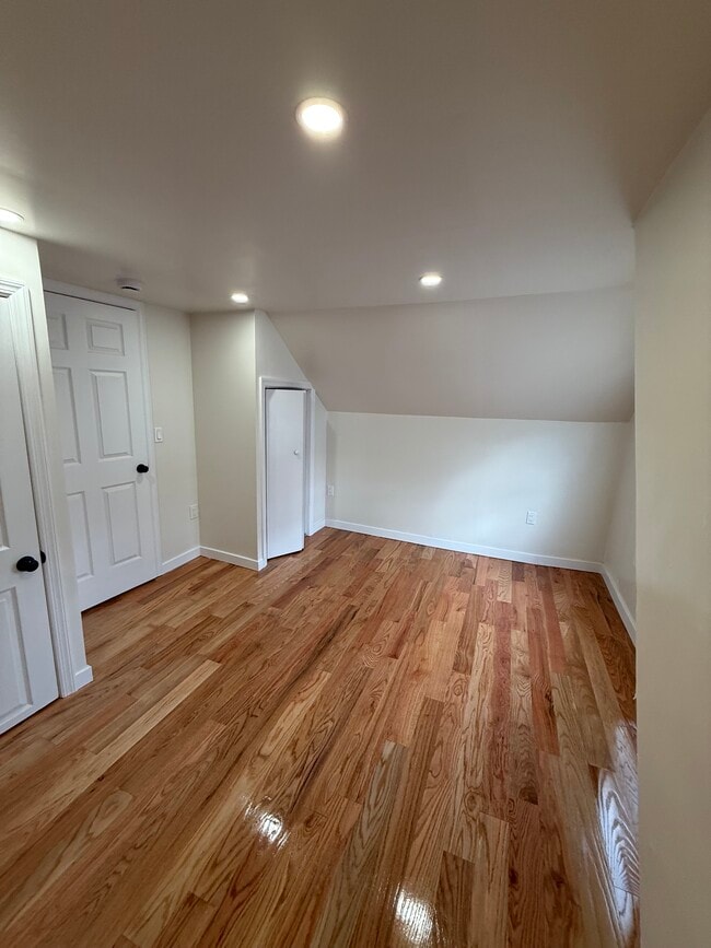 19 Nichols St, Unit 3 in Newark, NJ - Foto de edificio - Building Photo