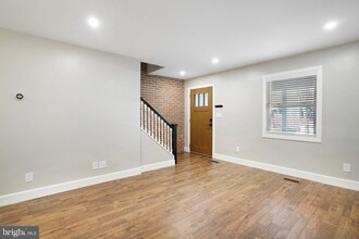 3232 9th St S, Unit 205 in Arlington, VA - Building Photo - Building Photo