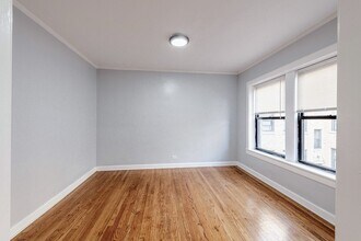 7331 N Honore St, Unit 1B in Chicago, IL - Building Photo - Building Photo