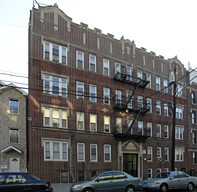 5 Gardner Ave in Jersey City, NJ - Building Photo - Building Photo