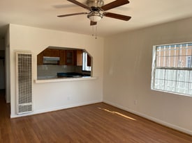 151 E 108th St in Los Angeles, CA - Building Photo