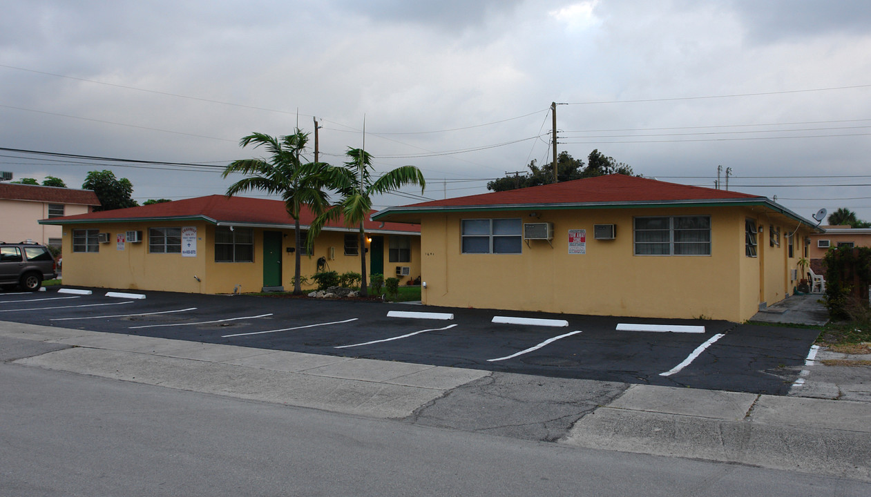 1641 Wilson St in Hollywood, FL - Building Photo