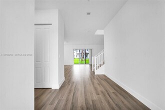 4422 SW 122nd Ter in Davie, FL - Building Photo - Building Photo