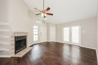 4747 Poppy Dr E in Fort Worth, TX - Foto de edificio - Building Photo