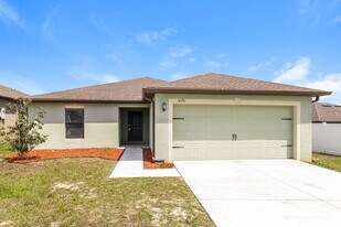 4176 High Ridge Ave in Spring Hill, FL - Building Photo