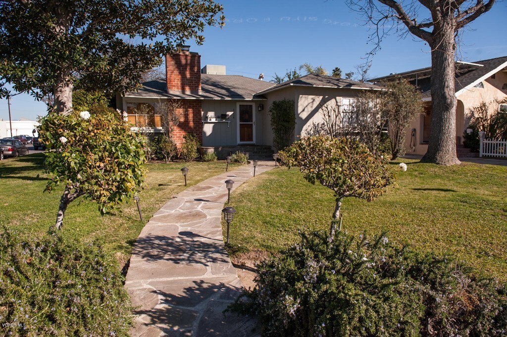 5856 Burnet Ave in Van Nuys, CA - Building Photo