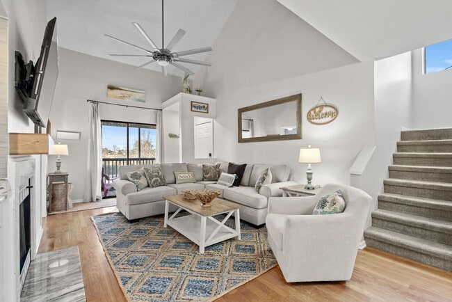 1356 Glenns Bay Rd