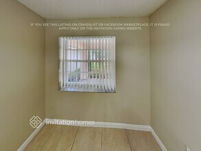 9283 NW 55th St in Sunrise, FL - Foto de edificio - Building Photo