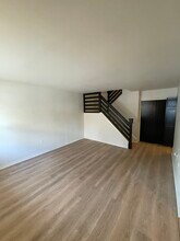 2539 Jenkintown Rd, Unit 102 in Glenside, PA - Building Photo - Building Photo