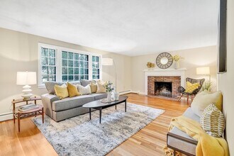 310 Hayward Mill Rd in Concord, MA - Building Photo - Building Photo