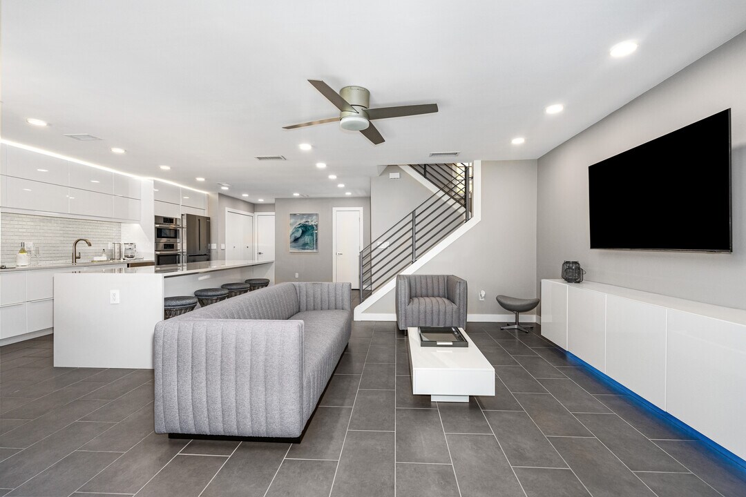 2938 Sea Oats Cir in Daytona Beach, FL - Building Photo
