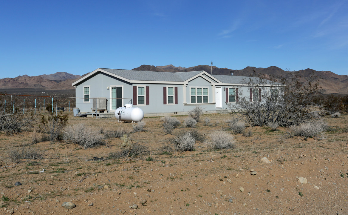 18180 Palisade Rd in Lucerne Valley, CA - Building Photo