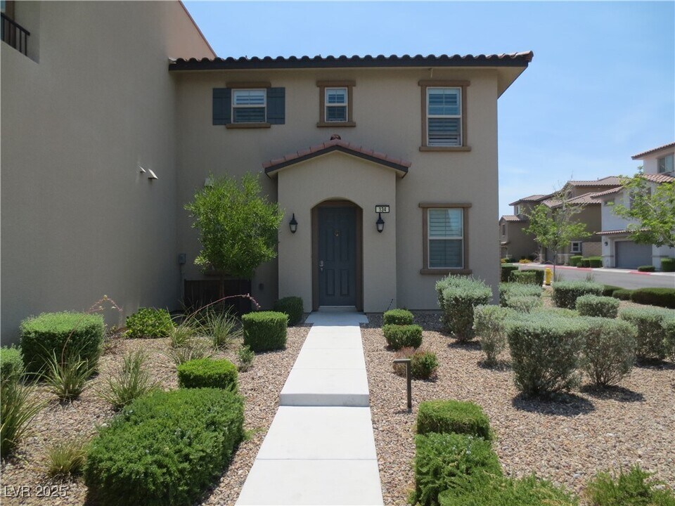 134 Lomita Heights Dr in Las Vegas, NV - Building Photo