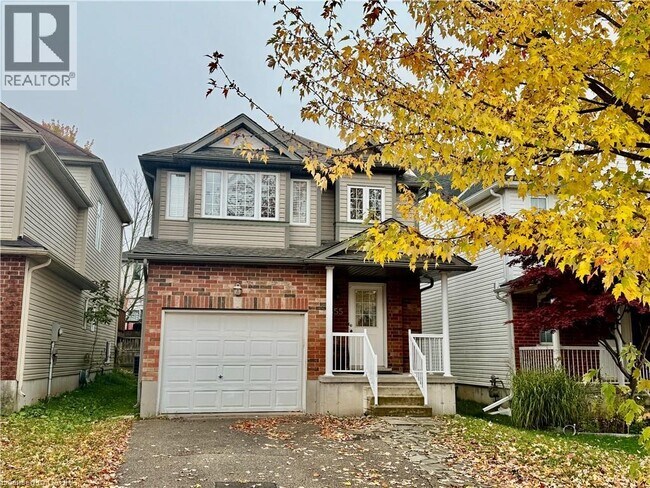 655 Violet St in Waterloo, ON - Building Photo - Building Photo