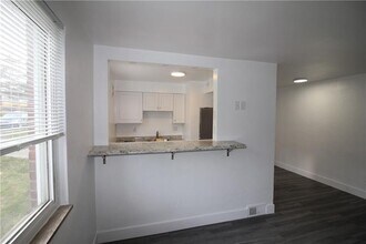 781 Cooke Dr in Pittsburgh, PA - Building Photo - Building Photo