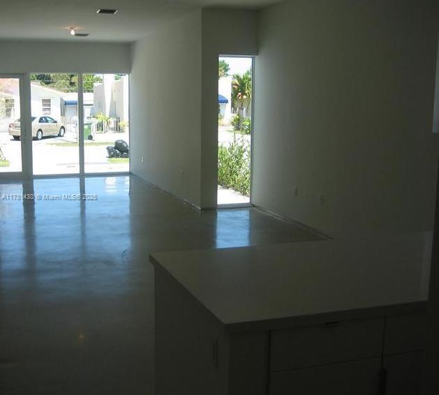 3660 SW 24th Ter in Miami, FL - Foto de edificio - Building Photo