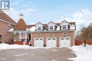 1 Grovepark St in Richmond Hill, ON - Building Photo