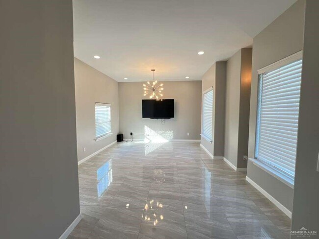 13 N 36th St in McAllen, TX - Building Photo - Building Photo