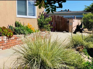 610 Lancaster Dr in Arroyo Grande, CA - Foto de edificio - Building Photo