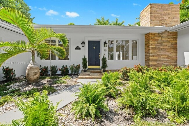 property at 4114 Santa Maria St