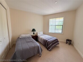 2351 Lakeview Dr in Sebring, FL - Foto de edificio - Building Photo