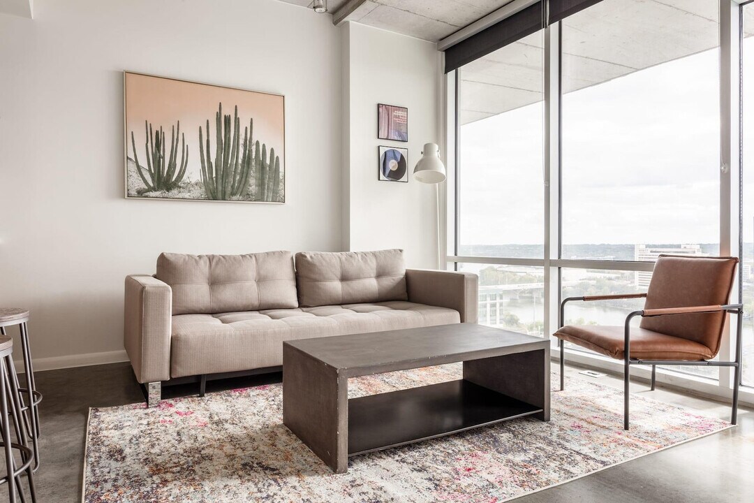 421 W 3rd St in Austin, TX - Building Photo