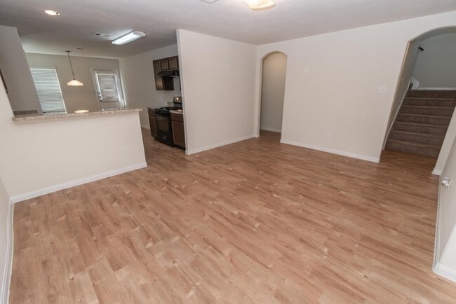 property at 2915 Aspen Mdw