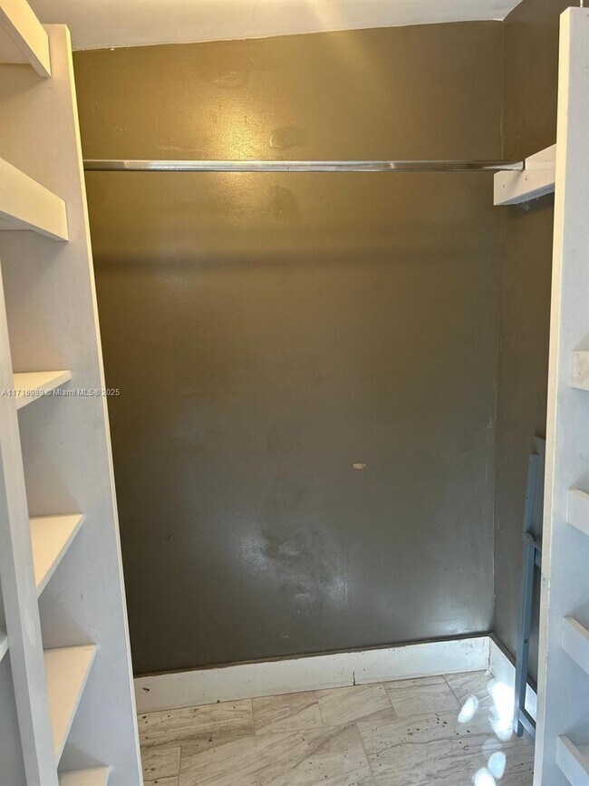 10850 NE 4th Ave-Unit -1 in Miami, FL - Building Photo - Building Photo
