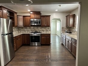 409 N Washington St in Dixon, CA - Building Photo - Building Photo