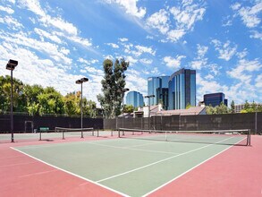 21500 Califa St, Unit 96 in Woodland Hills, CA - Foto de edificio - Building Photo