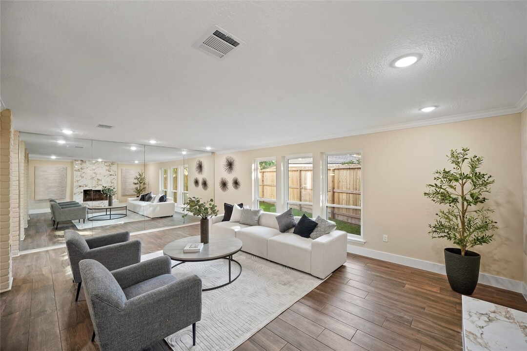 11804 Westmere Dr in Houston, TX - Building Photo