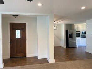 332 E 8400 S in Sandy, UT - Building Photo - Building Photo