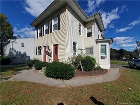 39 Division St in Danbury, CT - Building Photo