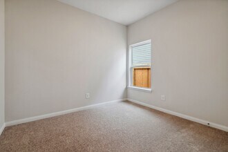 348 Kingston Wy in Waller, TX - Building Photo - Building Photo