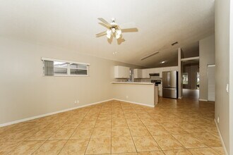 6642 NW 42nd Ave in Coconut Creek, FL - Building Photo - Building Photo