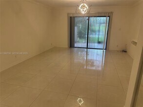 1624 NW 90th Way in Pembroke Pines, FL - Building Photo - Building Photo