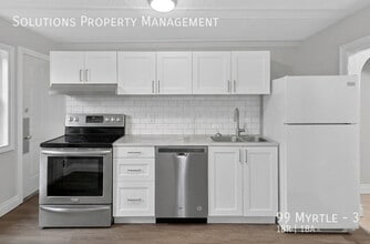 99 Myrtle Ave in Hamilton, ON - Building Photo - Building Photo