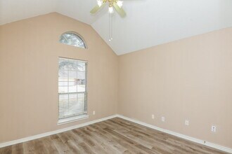 121 Downwood Dr in Burleson, TX - Building Photo - Building Photo